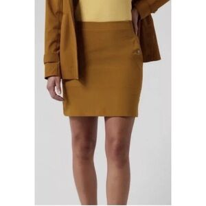 Athleta Vienna cargo skirt Skort color size 6 Mustard Golf Pickleball Quick Dry